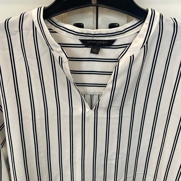 Banana Republic dressy top Small - Picture 2 of 7